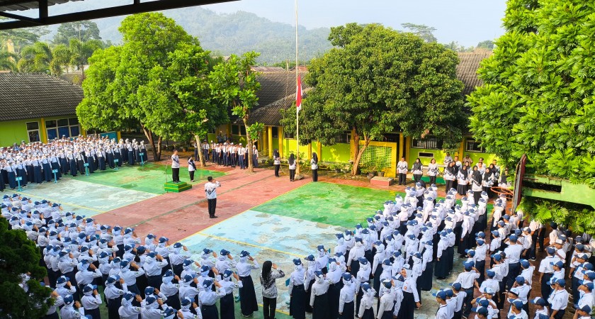 PERINGATAN HARI GURU NASIONAL KE-60, 25 NOVEMBER 2024 SMP NEGERI 2 SUSUKAN
