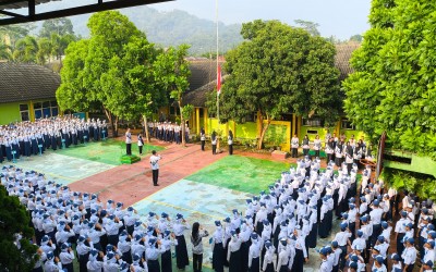 PERINGATAN HARI GURU NASIONAL KE-60, 25 NOVEMBER 2024 SMP NEGERI 2 SUSUKAN