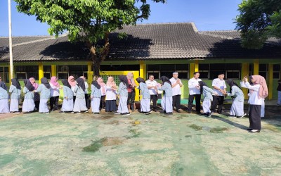 Kembali ke Sekolah diawali dengan Halal bi Halal Saling Memaafkan