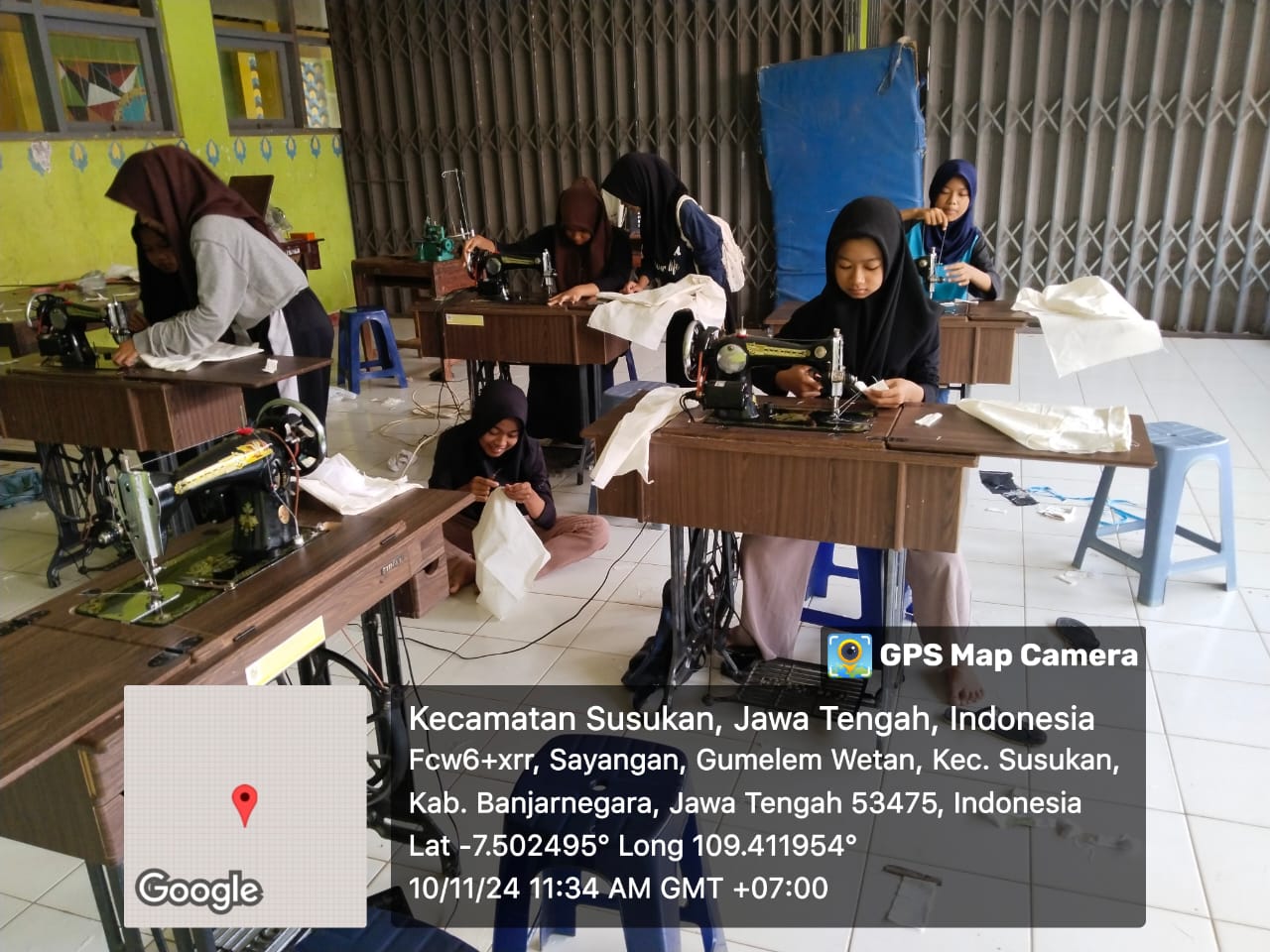 Kegiatan ekstra menjahit